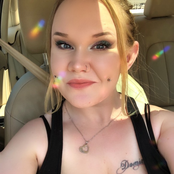 Meet your Posher, Amanda - Picture 12 of 16